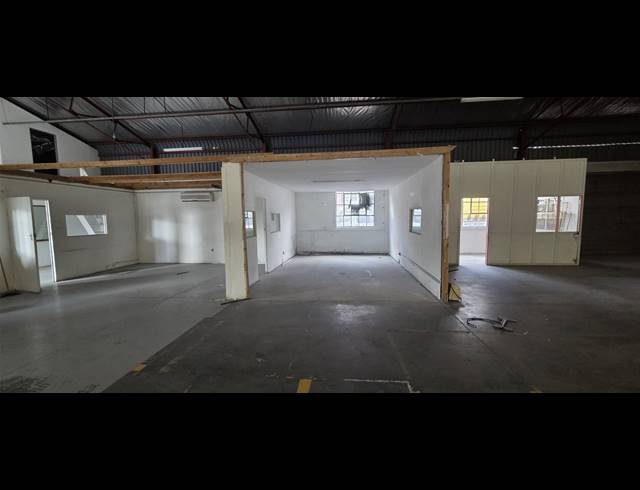 430M² WAREHOUSE TO LET IN VINTONIA